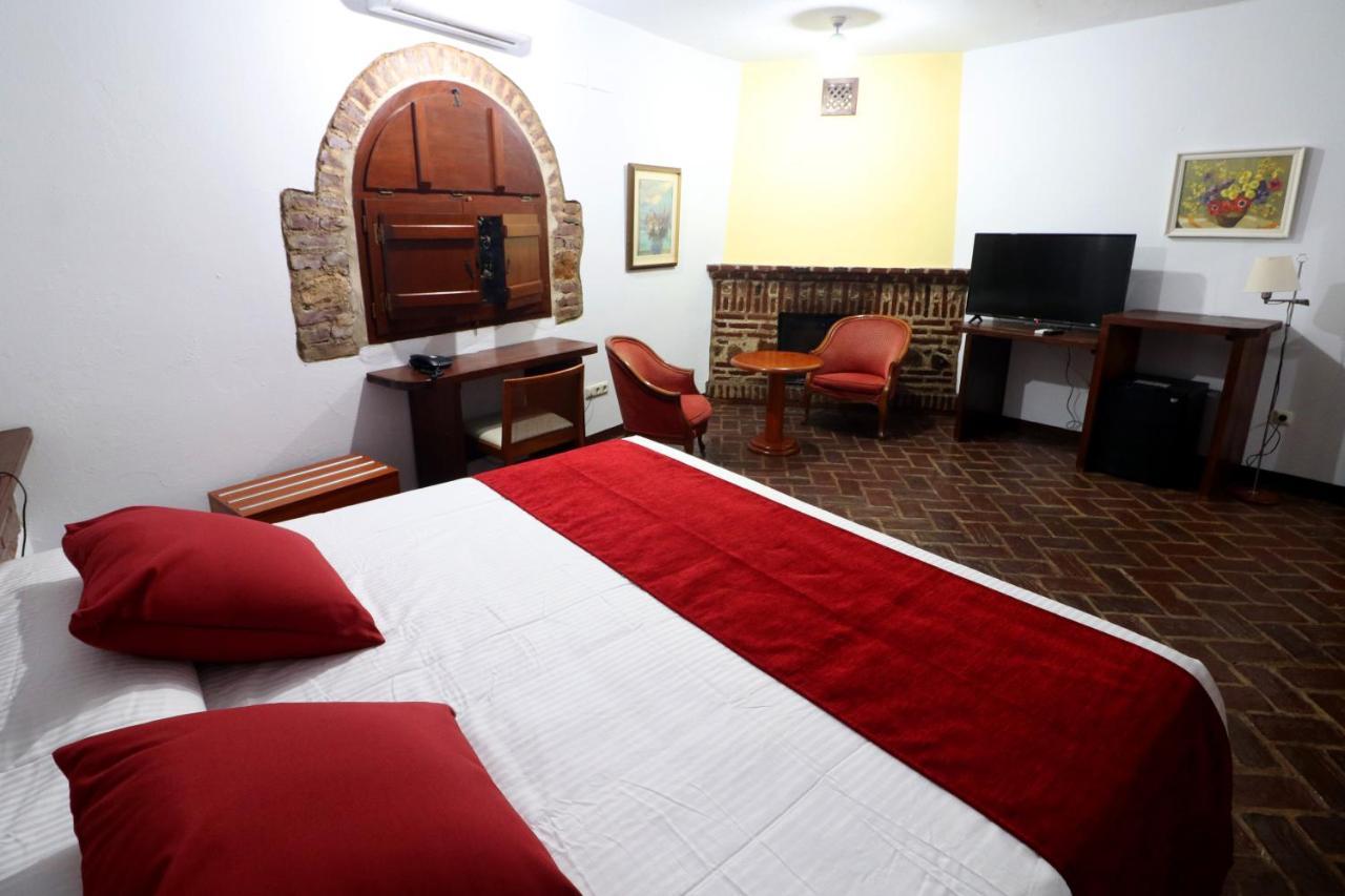 Hotel Monasterio De Rocamador Almendral Ngoại thất bức ảnh